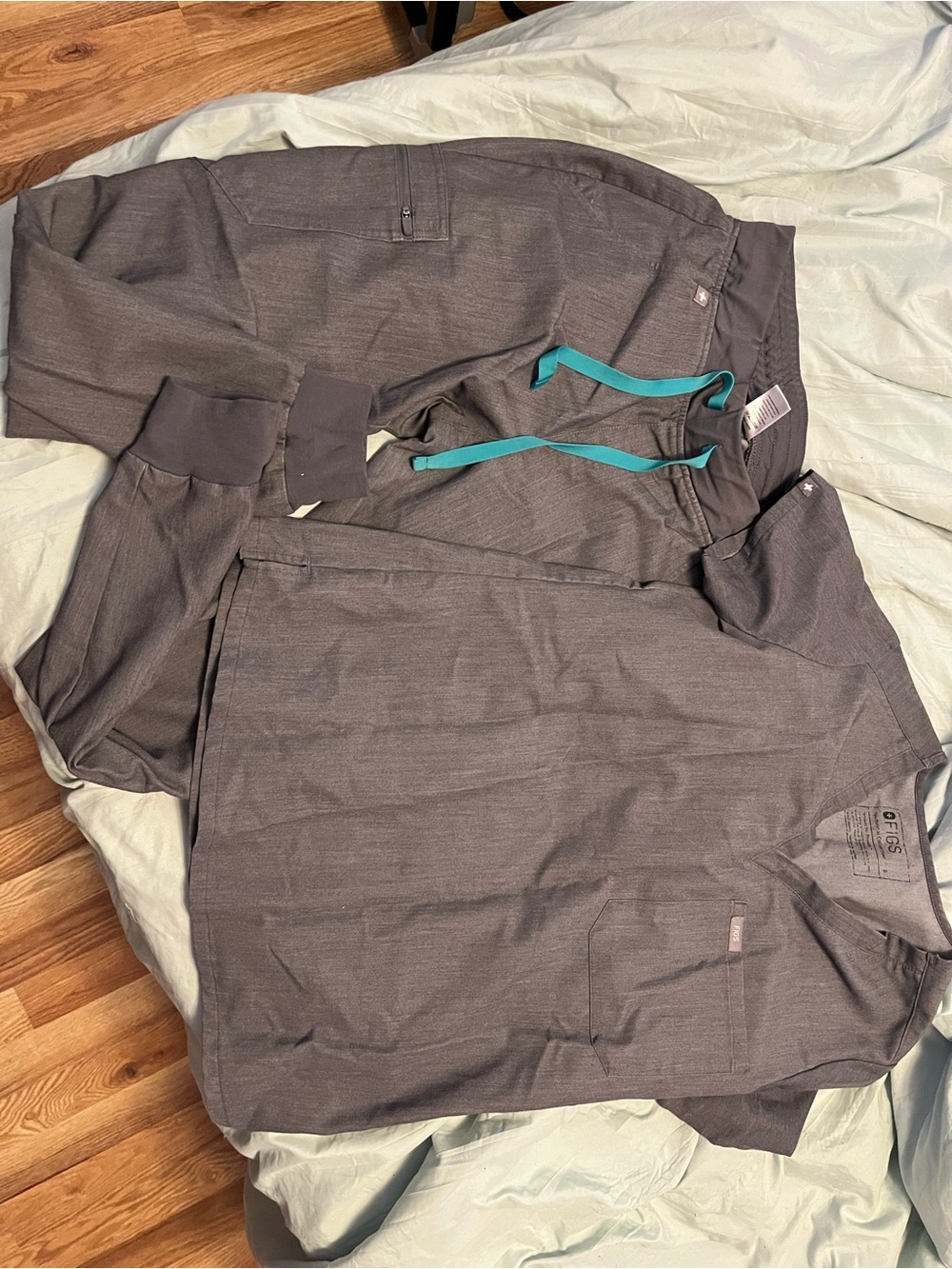 Figs Scrub Set